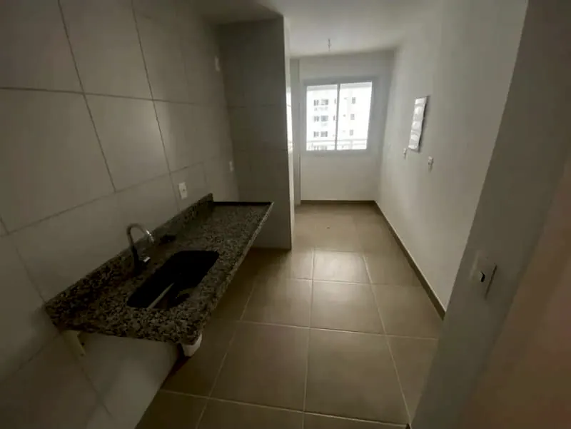 Cozinha com bancada de granito